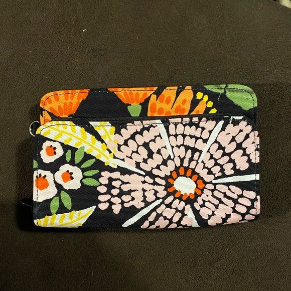 Thirty-one Perfect Cents Wallet - Picture 1 of 4